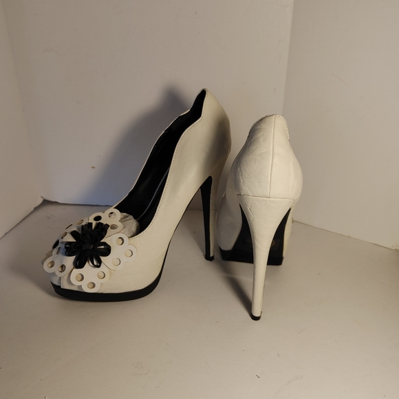 Ladies Cream with Bow Platform Stiletto Heels Size 8 Shoes - Picture 9 of 11